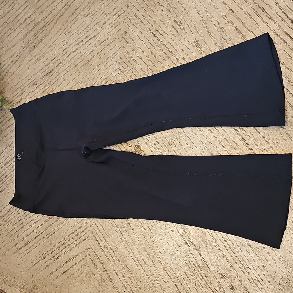 We Wander Quick Dry Black Flare Pants Size XS Girls 4/5
